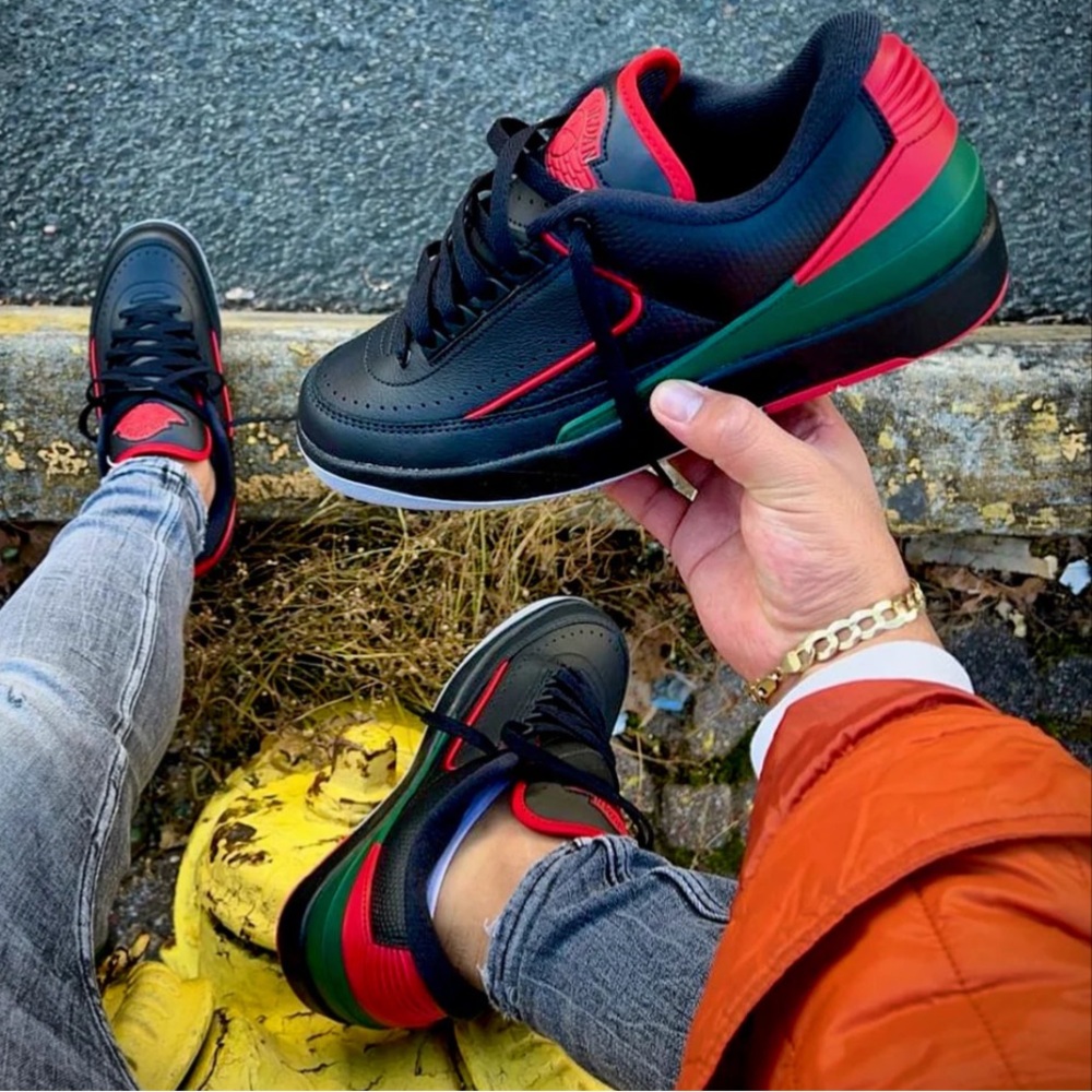 Jordan Retro 2 Low Grade School 7y